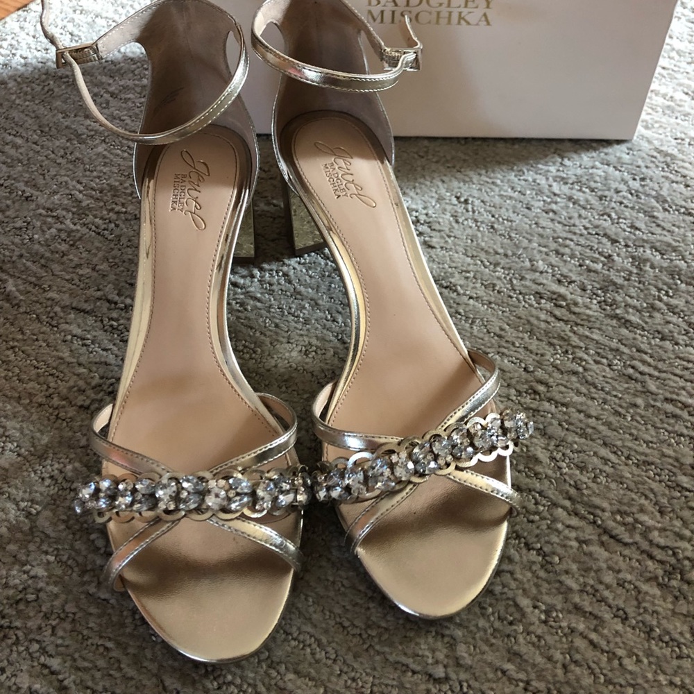 gold block heel sandals with gemstones - Picture 2 of 3